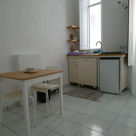 In Monolocale Meligunis Apartment *